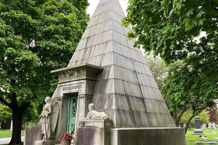 Deep Pockets of Graceland Cemetery: Chicago Historical Walking Tour photo 6
