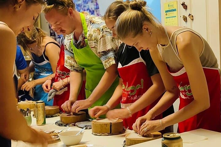Chiang Mai Evening Cooking Class: Market Visit & Hands-On Thai Cuisine
