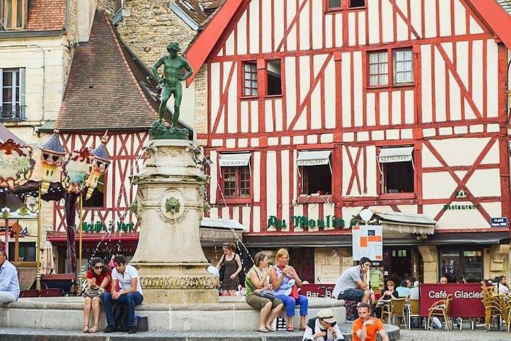 Dijon by Bike: Guided Ride from the Dukes' Palace to Lake Kir photo 1