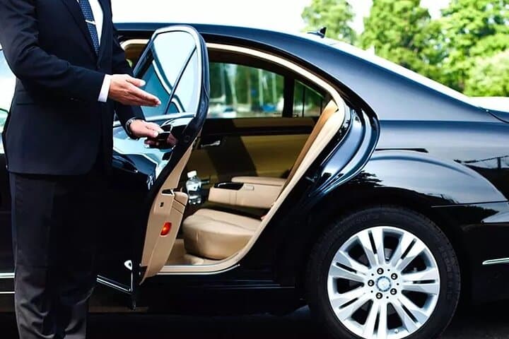 Florence Hotel-to-Meeting-Point Private Transfer — Fast, Reliable Pickup Service