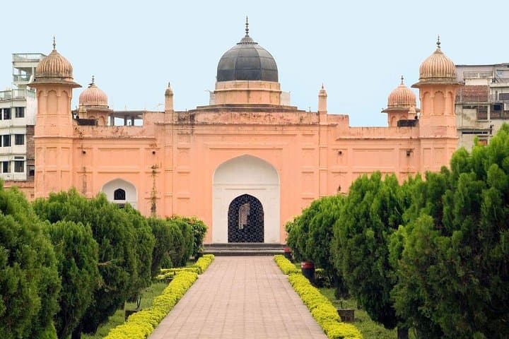 Dhaka Private Car Tour: Lalbagh Fort, Ahsan Manzil & Star Mosque in a Day photo 1