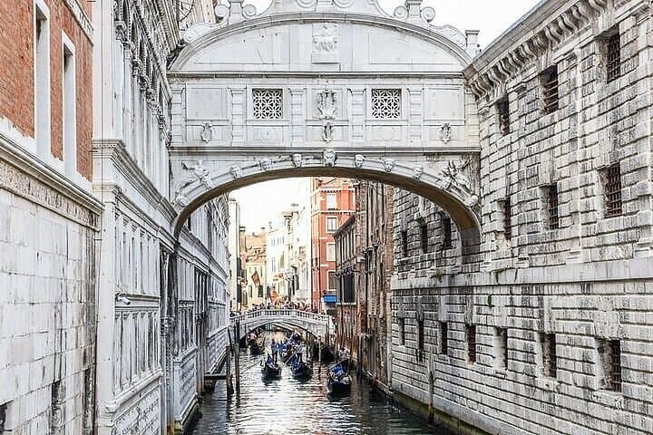 Full-Day Venice Tour: St. Mark's, Grand Canal & Murano or Burano photo 4