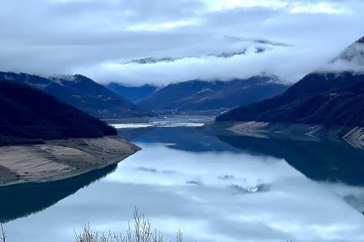 Full-Day Kazbegi & Gudauri Tour from Tbilisi: Gergeti Trinity, Ananuri, Jinvali Reservoir photo 5