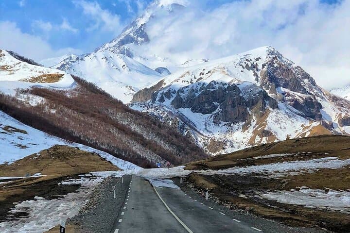Full-Day Kazbegi & Gudauri Tour from Tbilisi: Gergeti Trinity, Ananuri, Jinvali Reservoir photo 3
