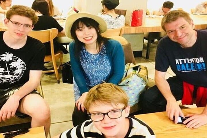 Osaka Walking Tour: Castle, Dotonbori & Hidden Gems with a Local Guide