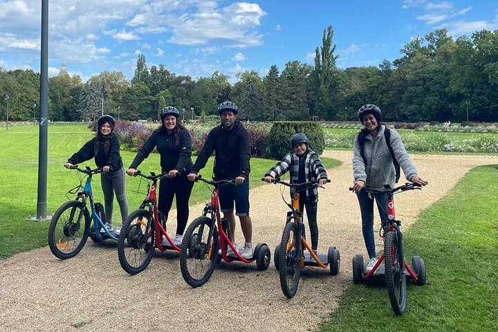 E-trike Through Pest: Budapest Highlights Tour Along the Danube