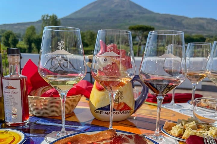 Pompeii and Vesuvius Private Tour with Wine Tasting — Archaeology, Volcano Vines & Bay Views photo 2