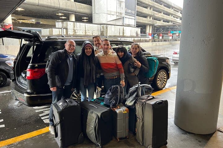 Seattle Private Airport Transfer: SUV & Sprinter Van One-Way or Round Trip photo 6
