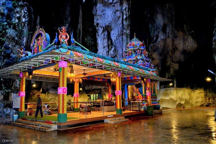 Evening at Selayang Hot Springs & Batu Caves: Night Tour from Kuala Lumpur photo 4