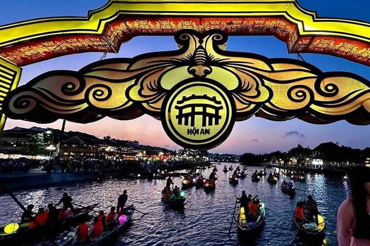Hoi An Day Tour: Marble Mountain, Monkey Mountain & Evening Lantern Cruise photo 3