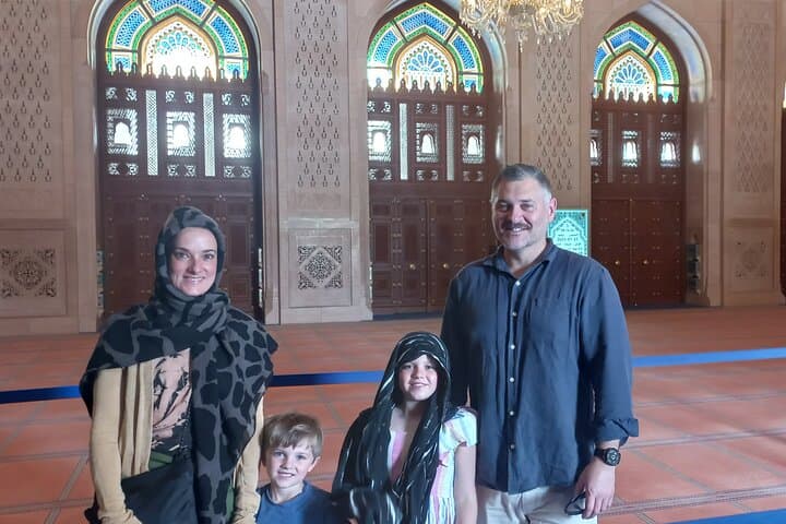 Inside Sultan Qaboos Grand Mosque: Practical Guide to Muscat’s Premier Cultural Visit photo 3