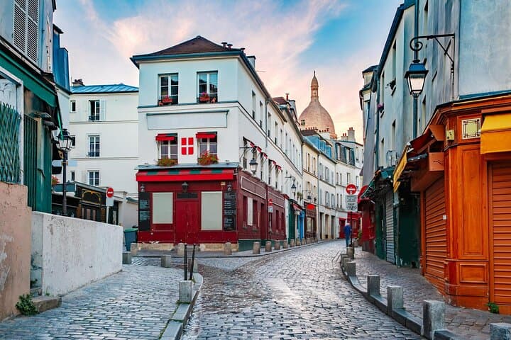 Historic Paris Private Walking Tour with a Local Guide photo 2