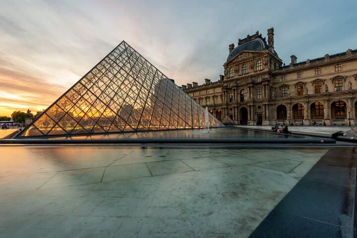 Historic Paris Private Walking Tour with a Local Guide photo 3