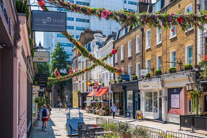 Camden Yuletide Stroll — Private Christmas Lights & Market Walking Tour photo 6