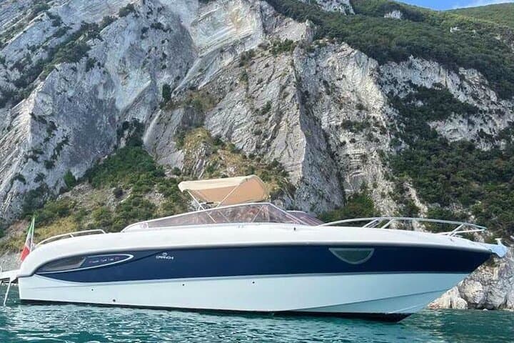 Private Lake Como Boat Tour: Villa Balbianello, Comacina & Bellagio photo 4