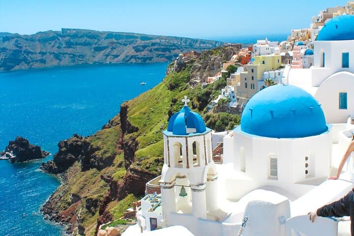 Santorini Instagram & TikTok Photo Spots Private Tour — Oia, Red Beach, Black Sand photo 4