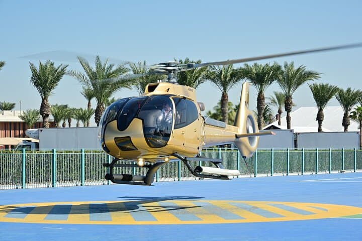 Dubai Helicopter Tour: 15-Minute Palm Jumeirah & Burj Al Arab Flight photo 3