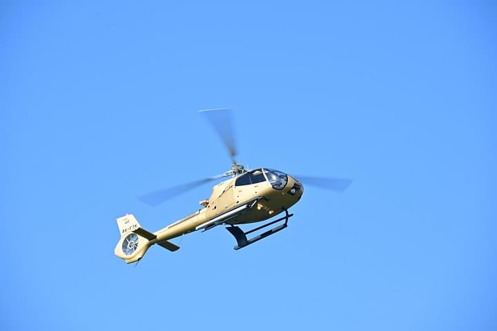 Dubai Helicopter Tour: 15-Minute Palm Jumeirah & Burj Al Arab Flight photo 4