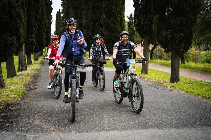 E-Bike Along Rome's Appia Antica: Guided Tour with Aperitif