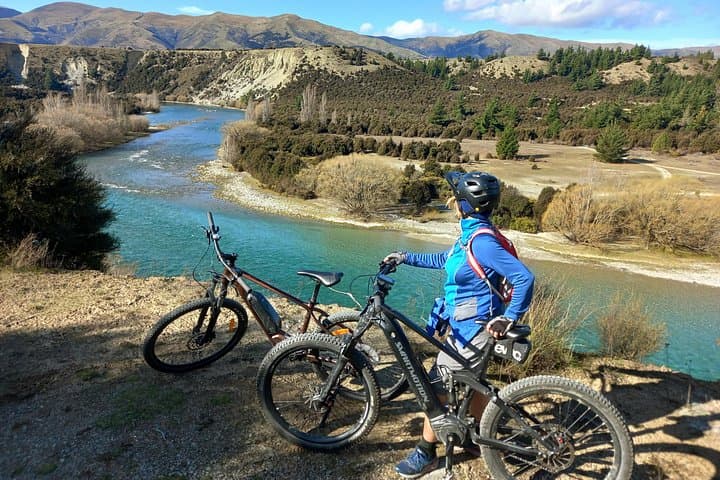 Riverside Electric Bike Tour Wanaka — 12km Guided E‑Bike Ride Along the River photo 1