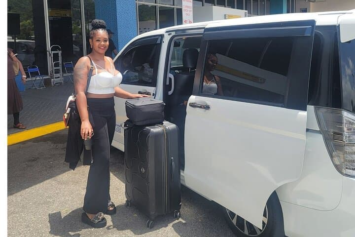 Private One-Way Airport Transfer to Montego Bay Resorts