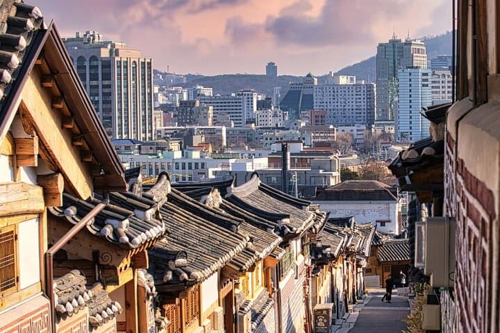 Bukchon Hanok Village Pedicab Tour — 2-Hour Private Historical Ride in Seoul photo 2