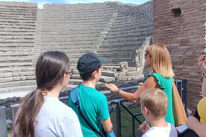 Pompeii Family Skip-the-Line Tour for Kids — Interactive Guided Visit