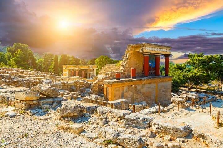 Private Knossos, Zeus Cave & Lasithi Plateau Tour from Heraklion