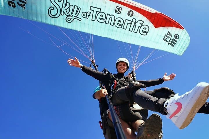 Tandem paragliding in Tenerife — soar above cliffs and Mount Teide photo 3