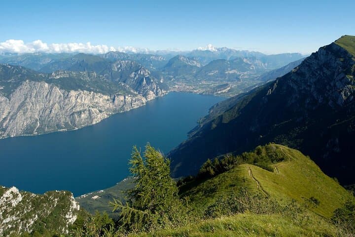 Lake Garda Boat Tour: Sirmione, Limone & Malcesine Day Trip