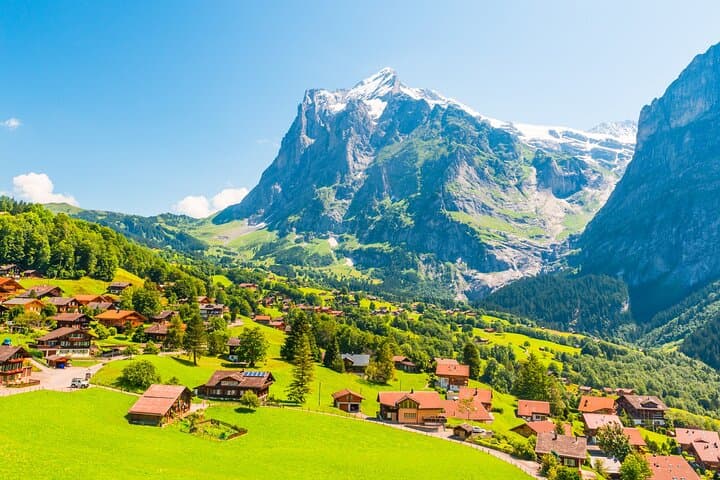 Bernese Alps Day Trip: Private Tour to Grindelwald, Lauterbrunnen & Mürren from Zurich