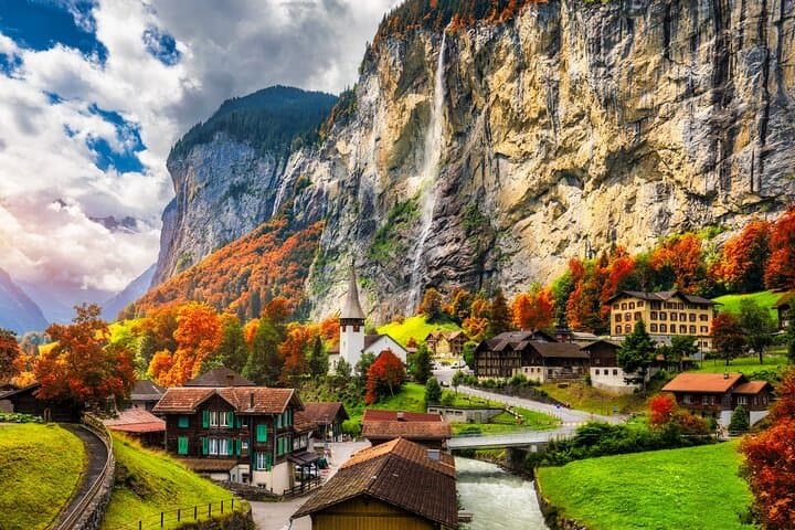 Bernese Alps Day Trip: Private Tour to Grindelwald, Lauterbrunnen & Mürren from Zurich photo 2
