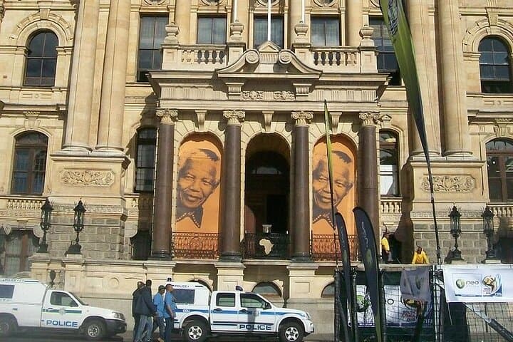 Table Mountain Cable Car and Historical Cape Town Tour — Summit Views & City Heritage photo 4
