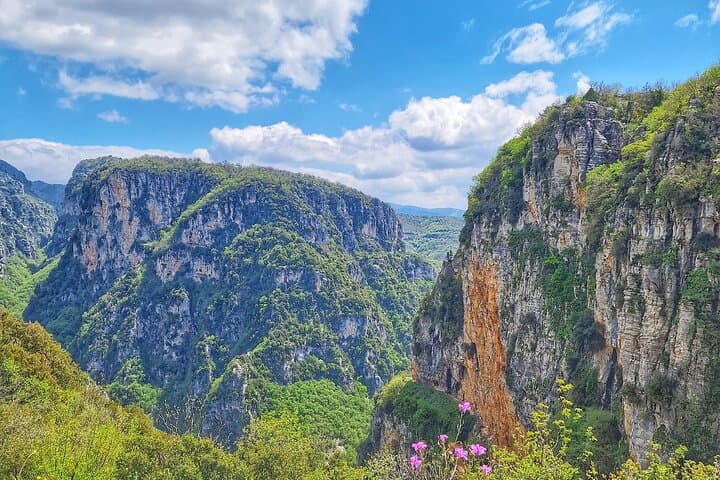 Zagoria and Vikos Gorge Day Trip from Parga — Monodendri, Oxia & Stone Bridges photo 4