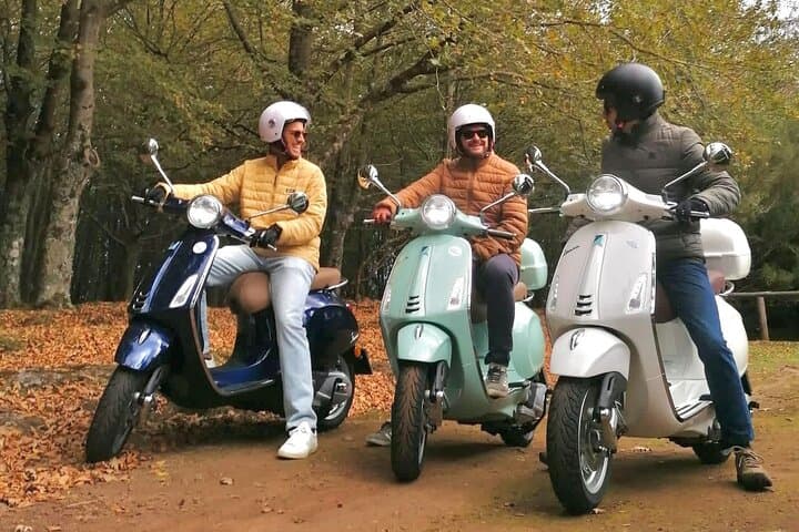 Vespa Primavera: 24-Hour Scooter Rental to Explore Madeira's Coastal Roads photo 2