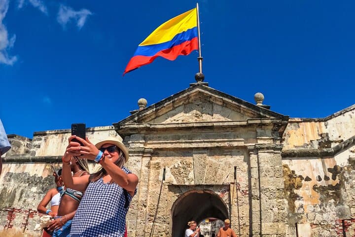Rosario Islands Full-Day: Snorkel, Playa Blanca & Cholón Party photo 2