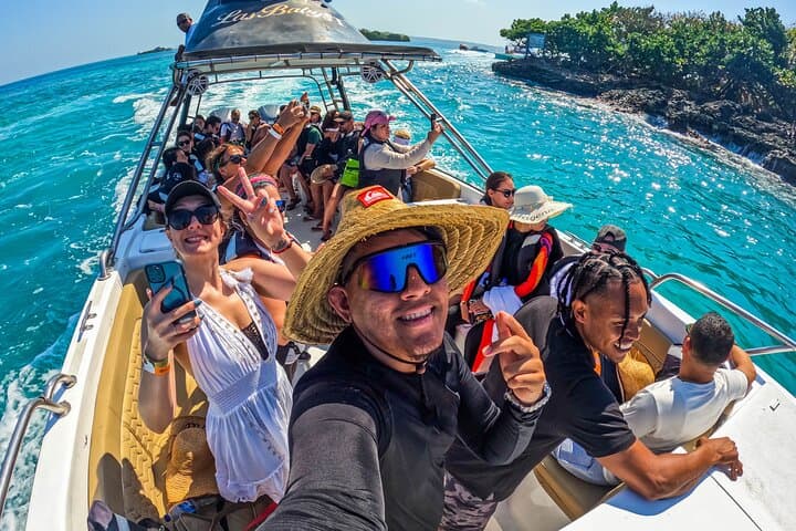 Full-Day Rosario Islands & Barú Speedboat Trip from Cartagena — Snorkel, Party & Playa Blanca