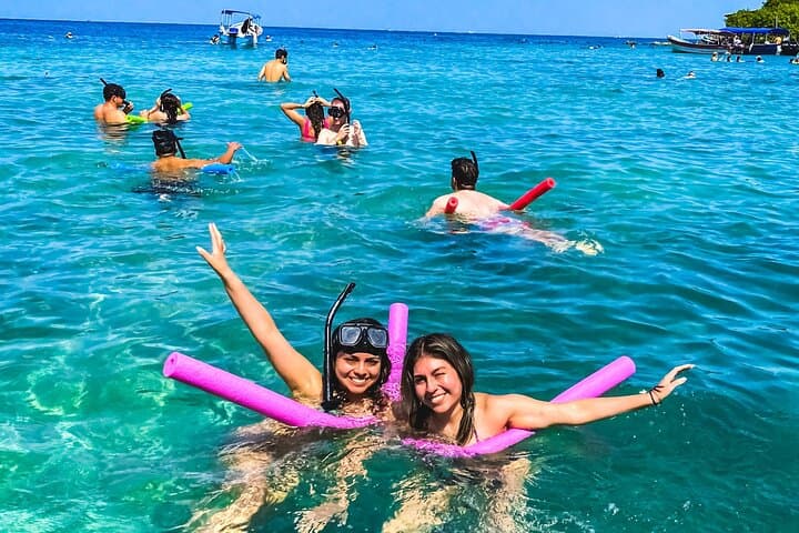 Private VIP Full-Day Rosario Islands Tour from Cartagena