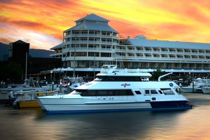 SeaQuest Day Trips from Cairns: Snorkel & Intro Dive on the Outer Great Barrier Reef