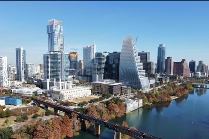Houston to Austin Day Trip: Small-Group Guided Tour with Lunch, Murals & Mount Bonnell photo 5