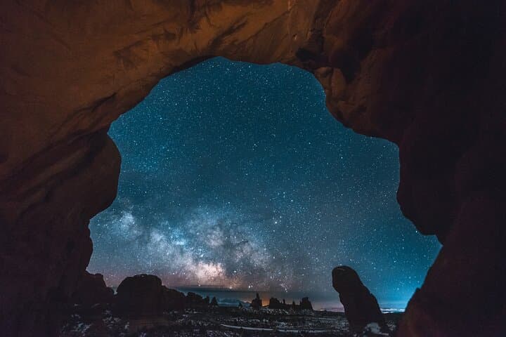 Nightscape Adventure: Astro-Photo and Stargazing Tour in Arches National Park photo 3