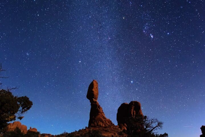 Nightscape Adventure: Astro-Photo and Stargazing Tour in Arches National Park photo 5