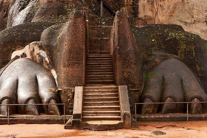 2-Day Sri Lanka Highlights: Sigiriya, Dambulla & Kandy Itinerary photo 6