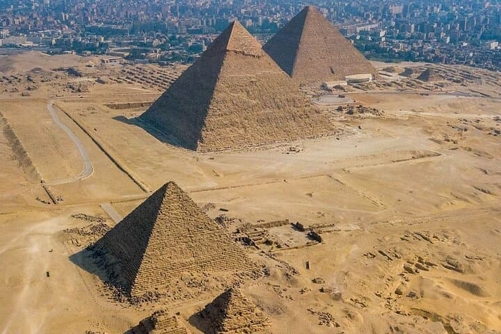2-Day Private Cairo & Giza Guided Tour — Pyramids, Saqqara & Egyptian Museum