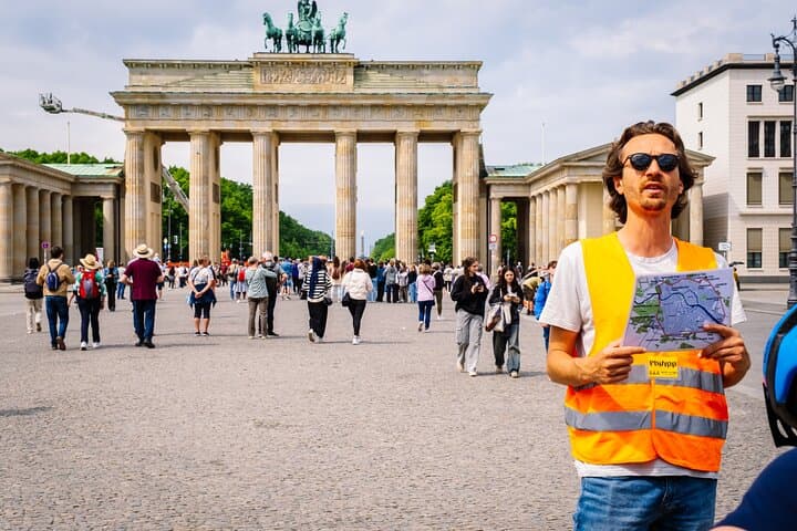 Berlin Highlights: 3.5-Hour Small-Group Bike Tour of the City's Icons photo 2