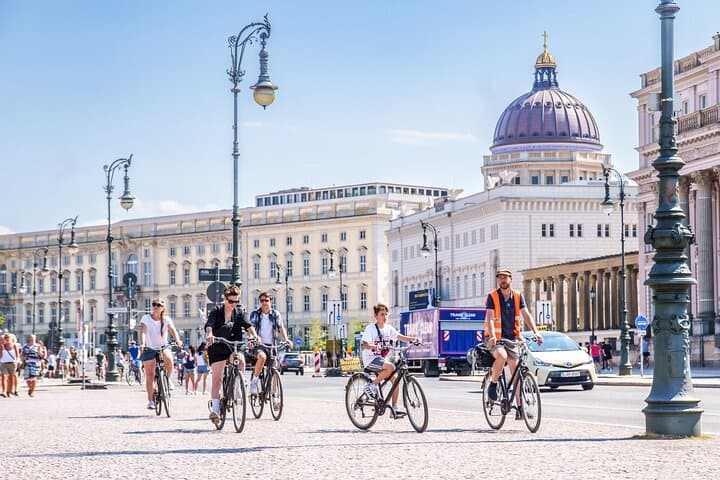 Berlin Highlights: 3.5-Hour Small-Group Bike Tour of the City's Icons photo 4