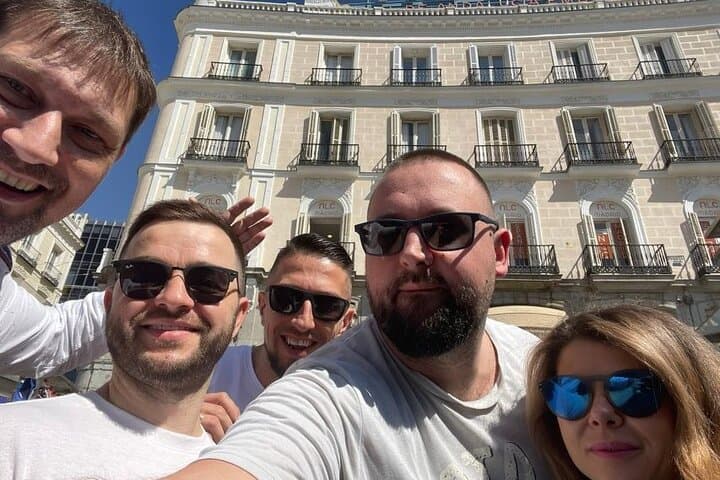 Barcelona Treasure Hunt: Plaça Catalunya City Adventure photo 6