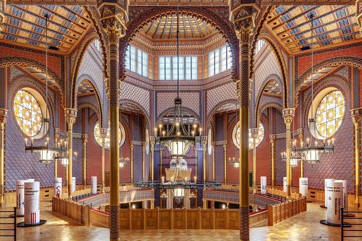 Insider's Budapest: Custom Private Tour with a Local Guide photo 3