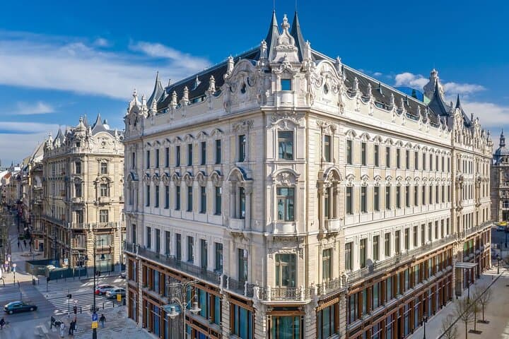 Insider's Budapest: Custom Private Tour with a Local Guide photo 2