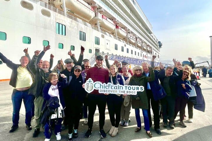 From Greencastle Harbour to Derry: Full-Day Guided Tour for Cruise Ship Visitors photo 2